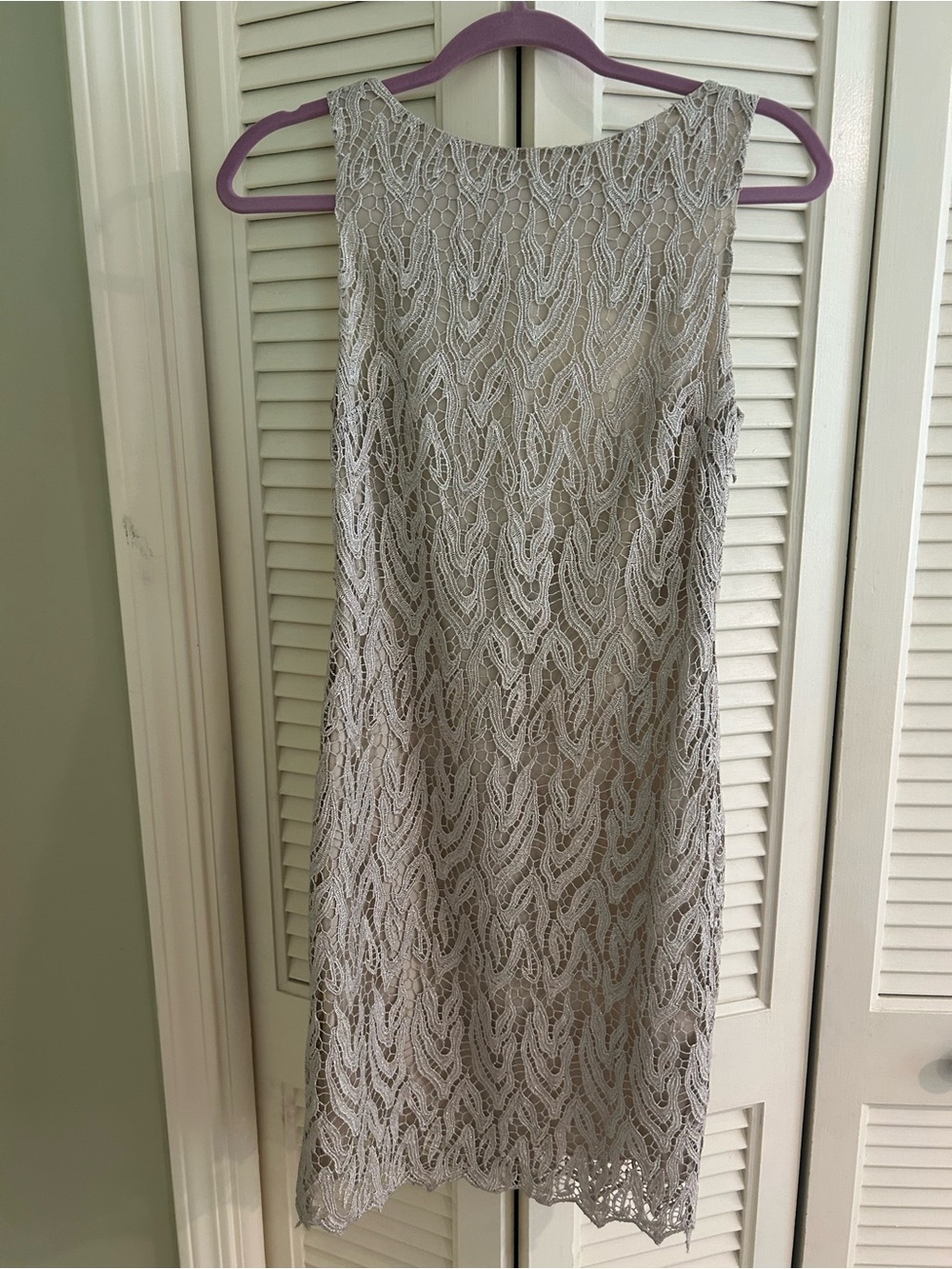 Alice + Olivia Sleeveless Lace Shift Dress